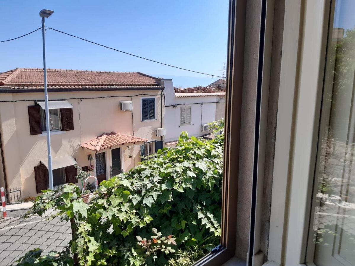 Mechome Apt Taormina Exterior photo